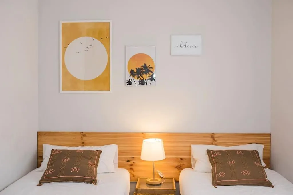 Sunny And Quiet Sagrada Familia Apartment Barcelona 0*,