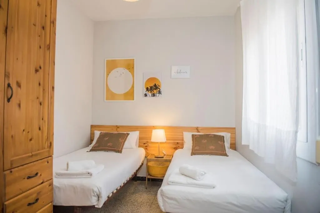 Sunny And Quiet Sagrada Familia Apartment Barcelona