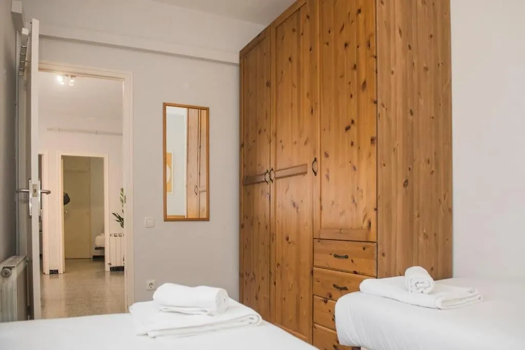 Sunny And Quiet Sagrada Familia Apartment Barcelona