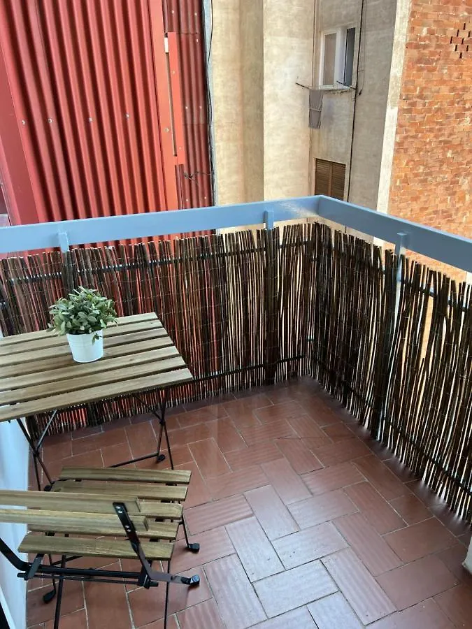 Sunny And Quiet Sagrada Familia Apartment Barcelona