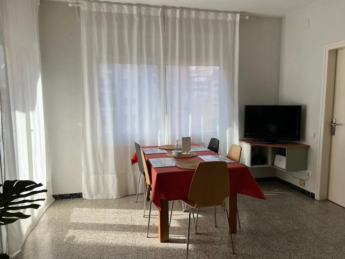 Sunny And Quiet Sagrada Familia Apartment Barcelona