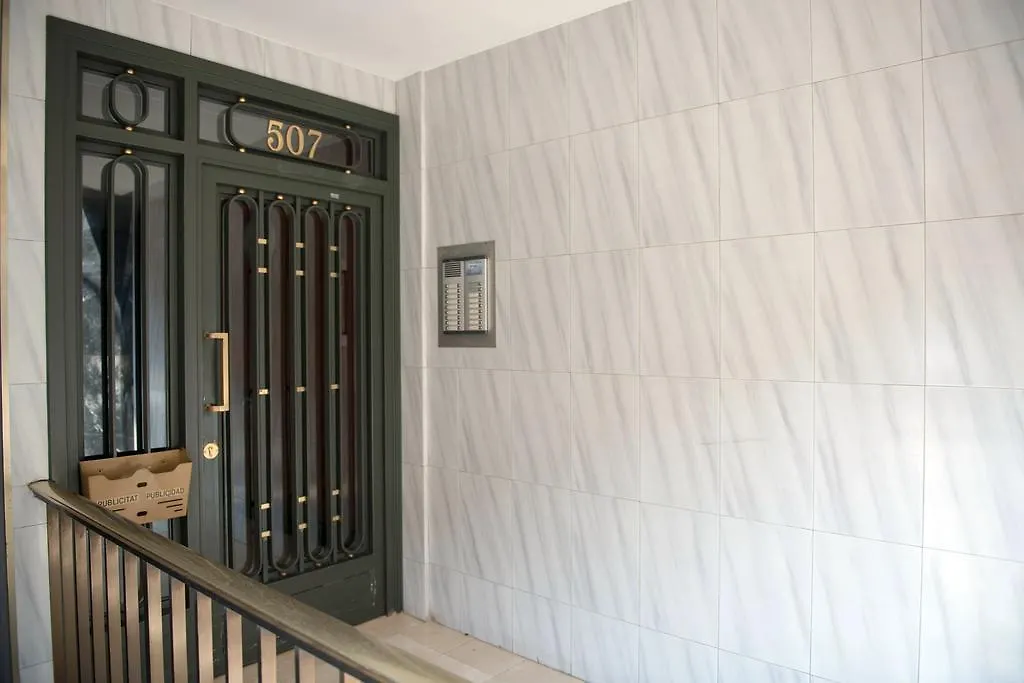 Sunny And Quiet Sagrada Familia Apartment Barcelona