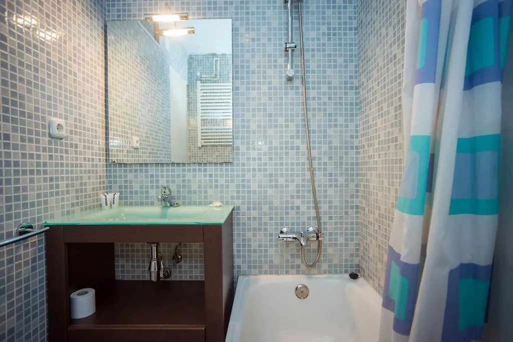 Sunny And Quiet Sagrada Familia Apartment Barcelona